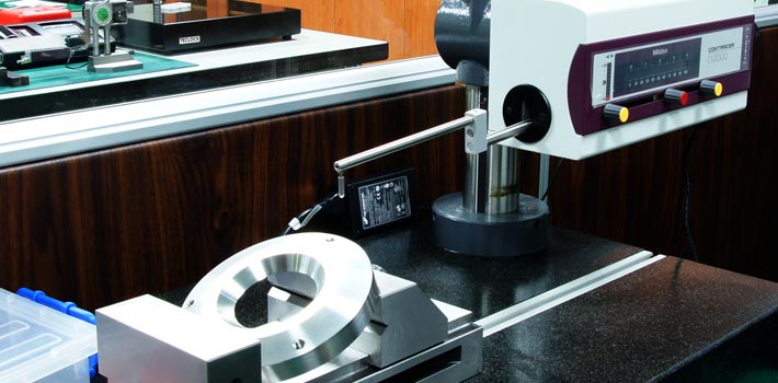 inspeksi di tempat komponen vakum baja tahan karat